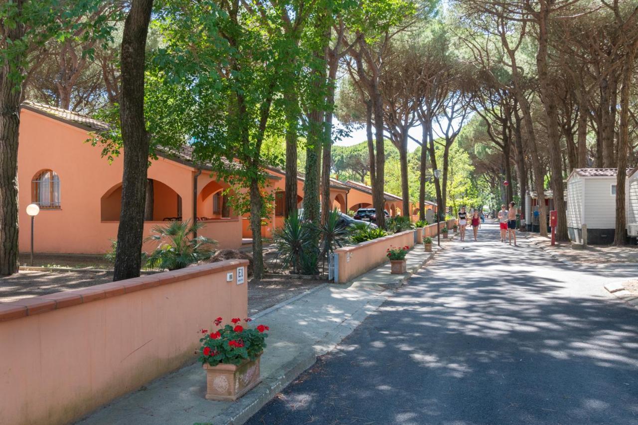 Camping Mare E Pineta Lido di Spina Exterior foto