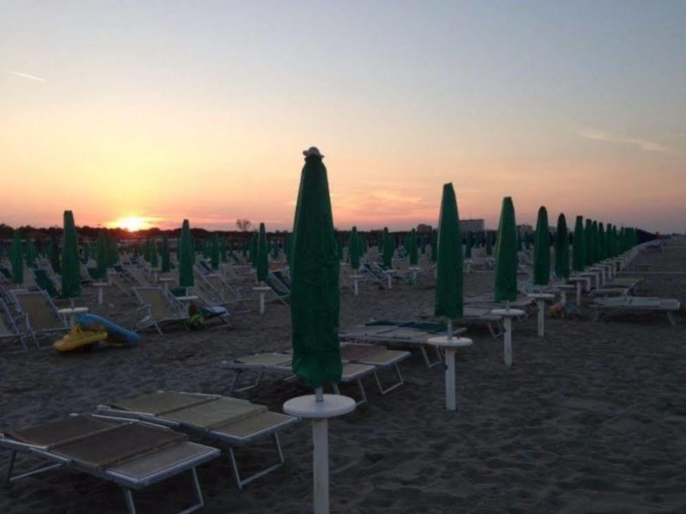 Camping Mare E Pineta Lido di Spina Exterior foto